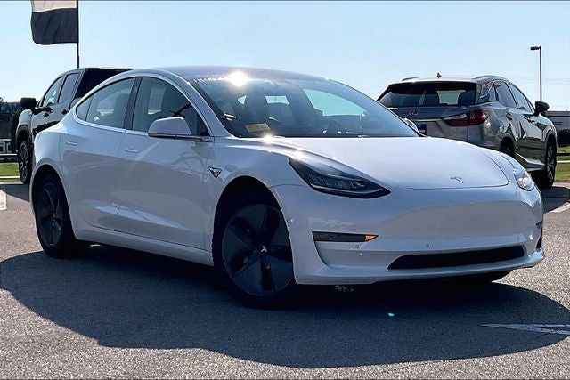 tesla model 3 2018 5YJ3E1EA2JF017326 image tesla model 3 2018 5YJ3E1EA2JF017326 image